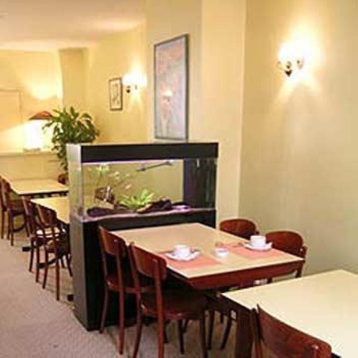 Abricotel Le Pré-Saint-Gervais Restaurante foto
